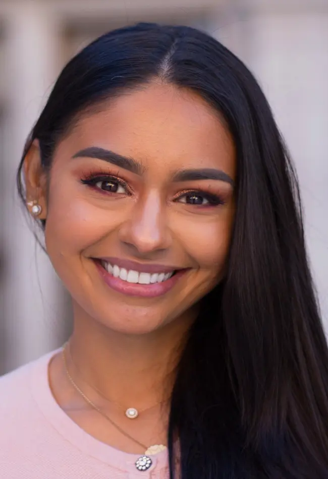 Nelufar Hedayat